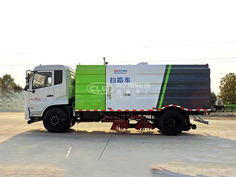 天锦扫路车