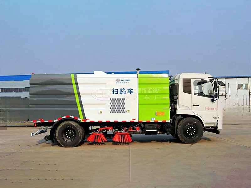 天锦扫路车
