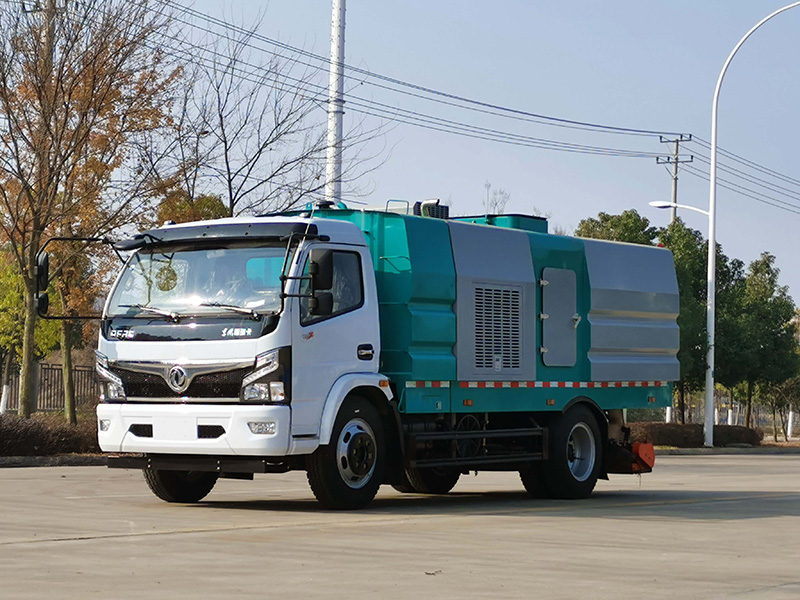 福瑞卡后置吸尘车