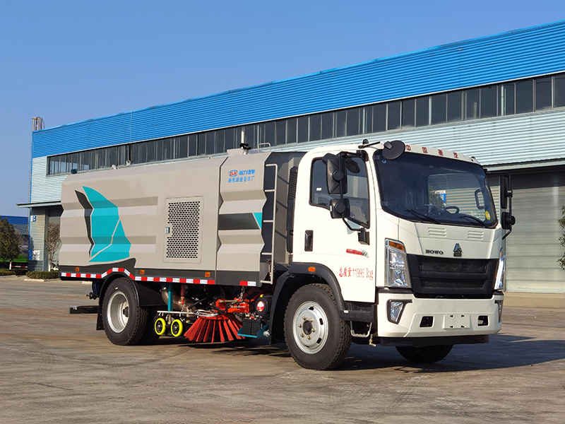 重汽3800轴距洗扫车